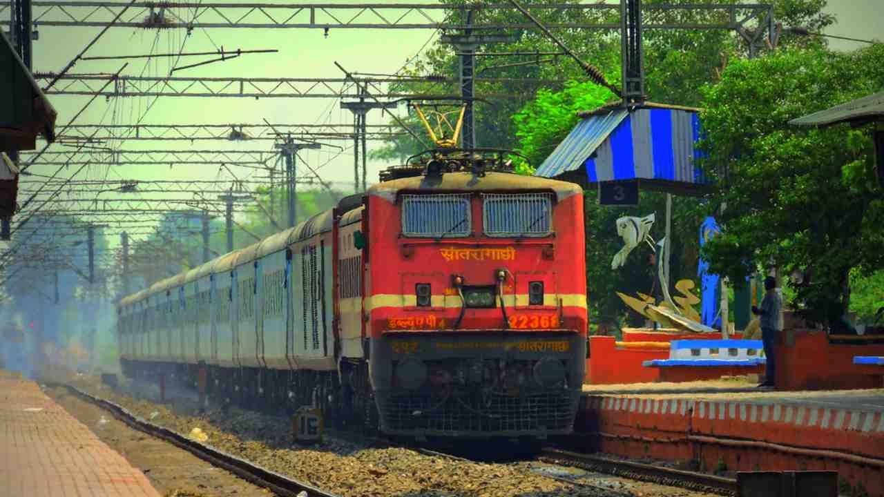 SER Hikes Train Coaches