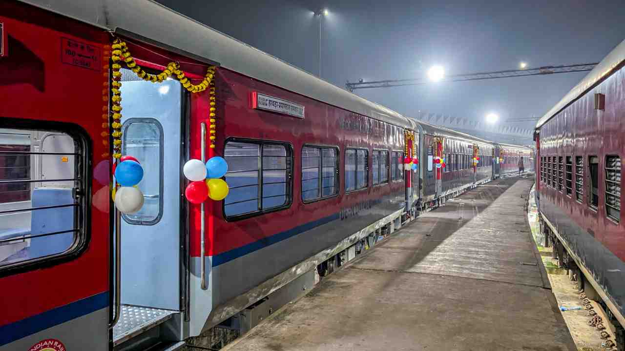 Howrah Prayagraj Vibhuti Express LHB Coach