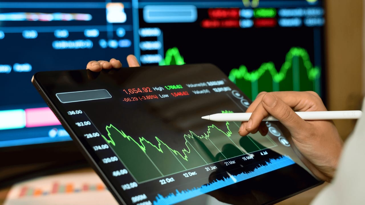 Best Stock To Buy This Stock May give huge return to investors