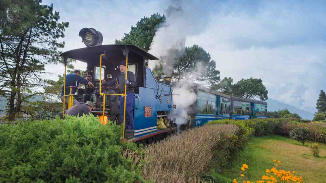 Darjeeling toy train