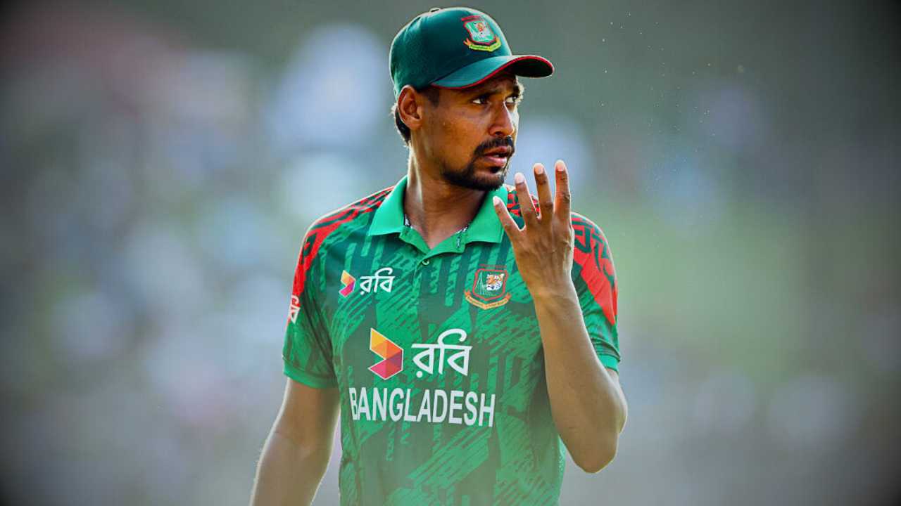 Mustafizur Rahman Team wins Bangladesh new T20 Cricket tournament trophy