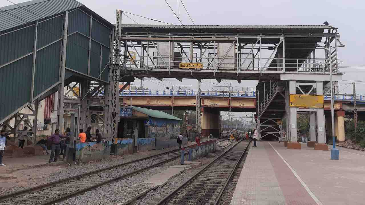 Sealdah railway division Dirtiest Railway Station